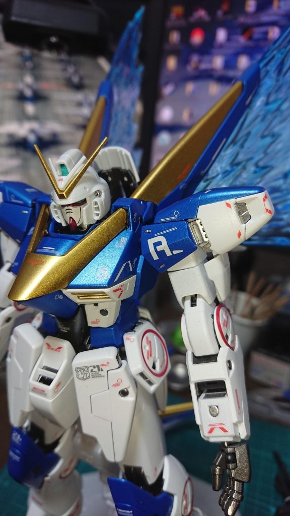 ノーマルV2と光の翼。シンプルながらこの外見かっこいいよ。