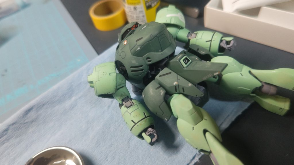 右腕のみウェザリングです。