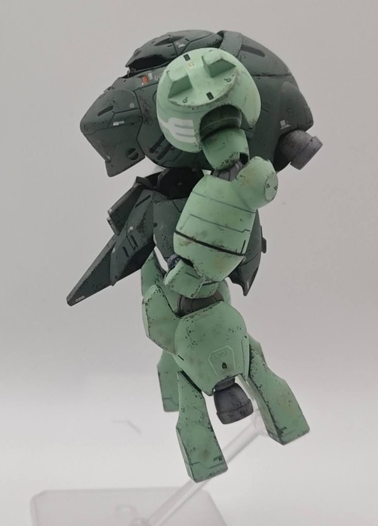 今回ウェザリングは黒系統意外にファインダストによる薄汚れ、タミヤウェザリングマスターDでオイル汚れを表現しています。