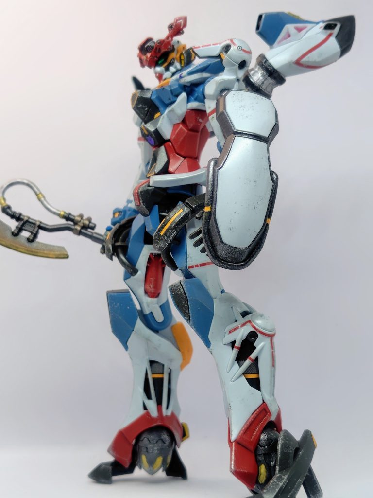 足のバーニアもガンメタルでゴールドをちょい足し。