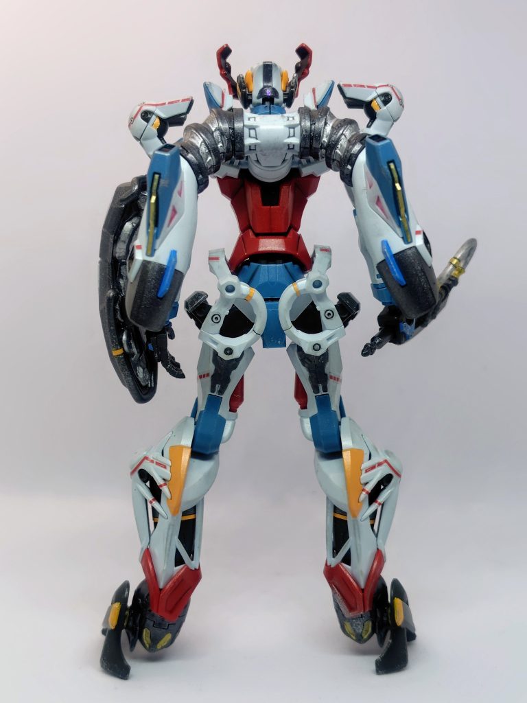 バックパック、シールド裏のホワイト塗装は大失敗したのでタミヤのガンメタルで塗りつぶして無かったことにして、代わりにシルバーにしました(gundam-kao5)設定通りじゃなくたっていいじゃないか、趣味だもの。タミヤのガンメタルは全てを解決する…。