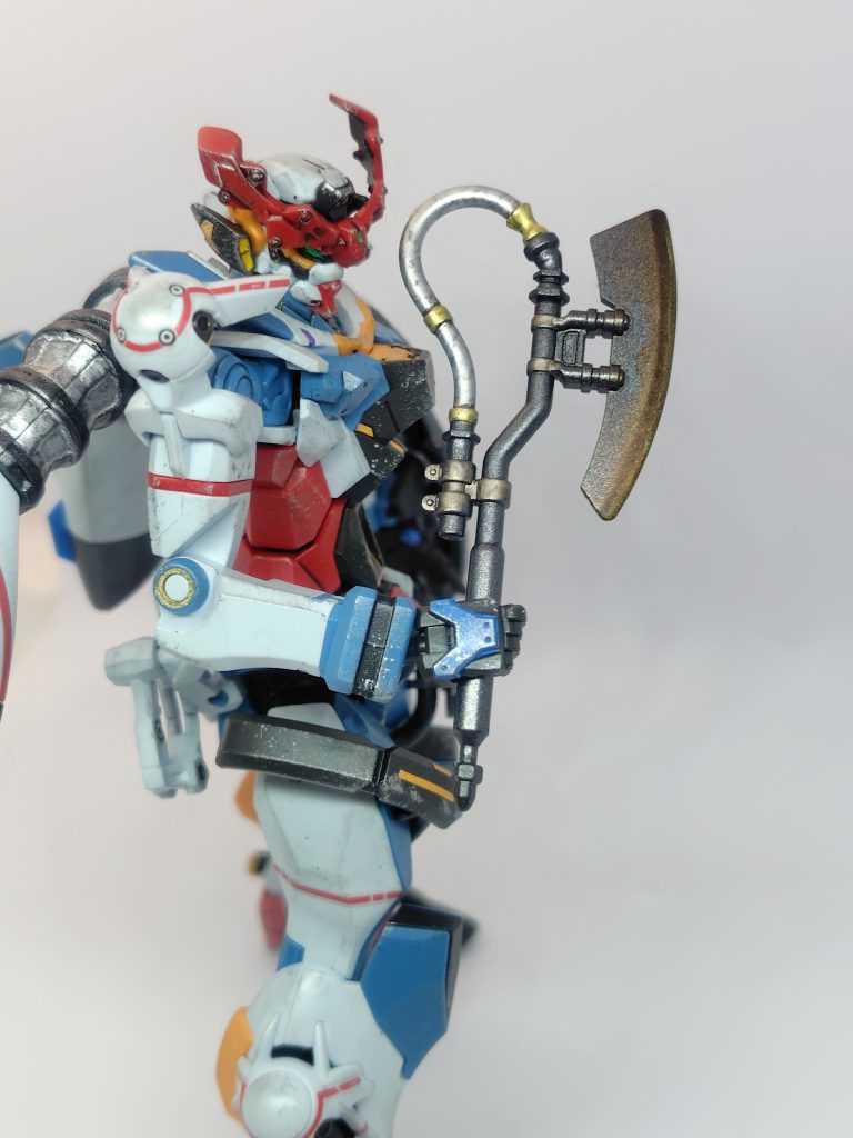 ヒートホークはグレー1パーツですが、金属系の色を足してディテールアップ。刃は赤熱グラデっぽくしたかったんですがあまりうまくいかず(zaku-kao4)