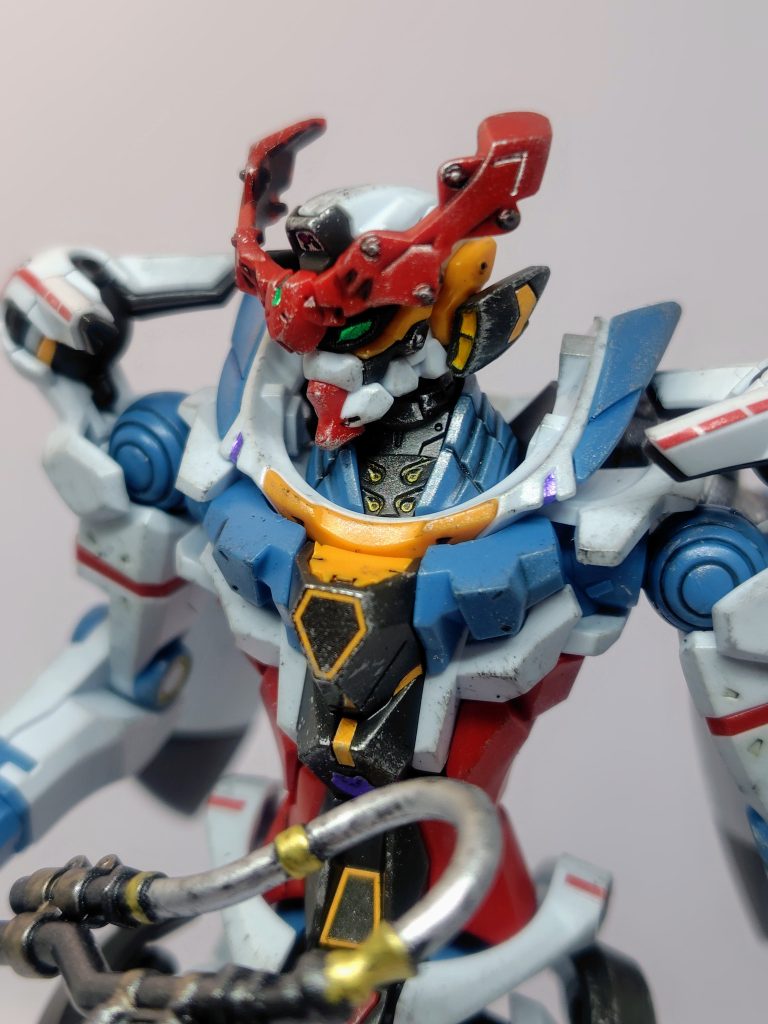 劇中で結構ハードに使われてるし、ろくなメンテも出来てないと思うので強めにチッピングを入れました。