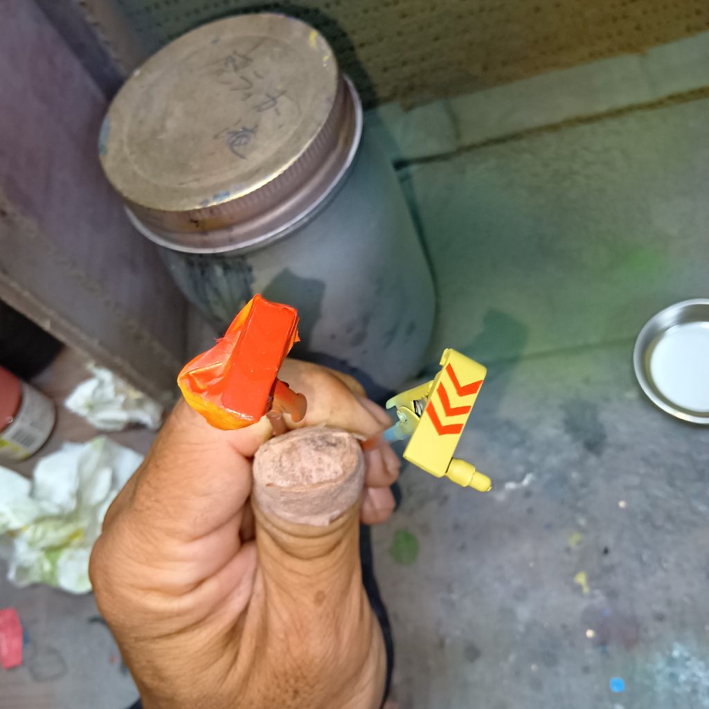 ショルダーシールドの赤いマークはマスキングテープで。苦手なマステですが、頑張れたと思います💪