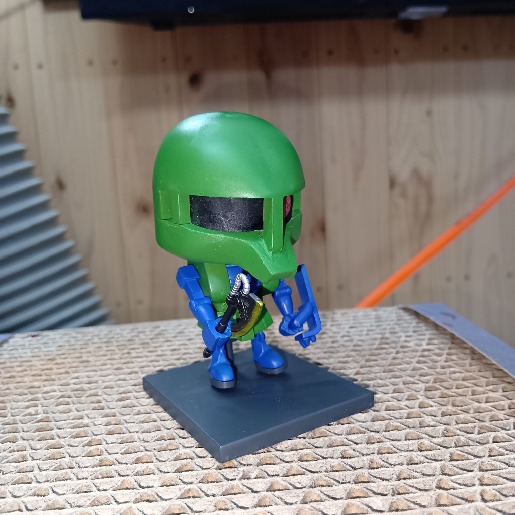 ヒートホークとスパイクシールドで肉弾戦専用機👊