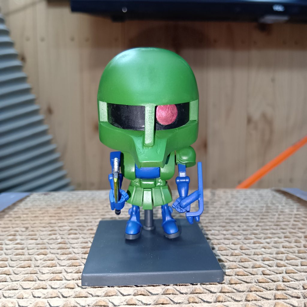 正面から見たらちょっとずれてるけど、それもご愛嬌ということで💦すごく楽しい!やっぱりザクはいい✨