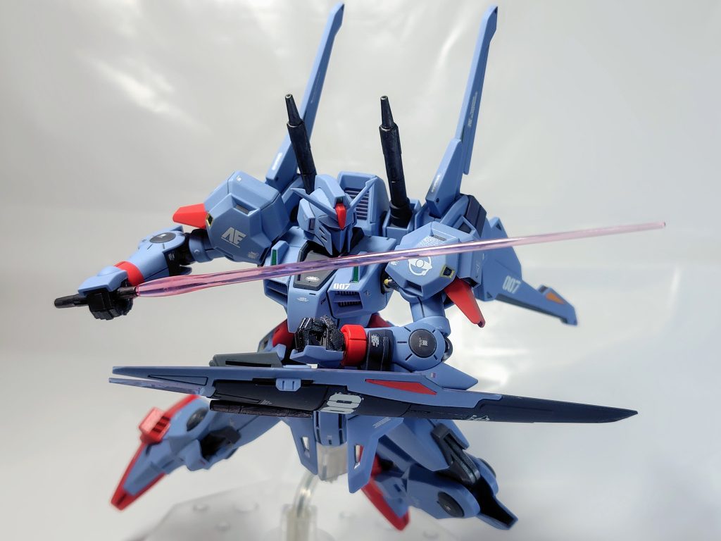 ビームサーベルがシールドの外にマウントされてるのはどうかと思います(gundam-kao5)