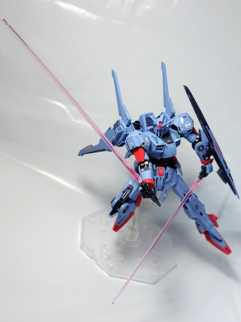 大型ビームサーベルには専用持ち手あり。