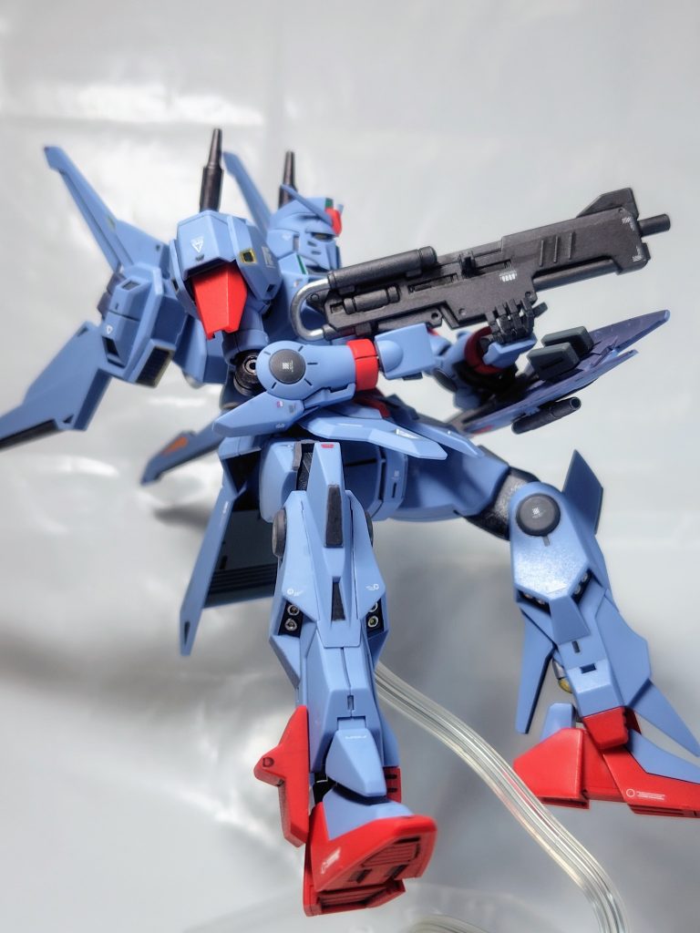 サーベル持ち手は平手っぽく使うこともできます。