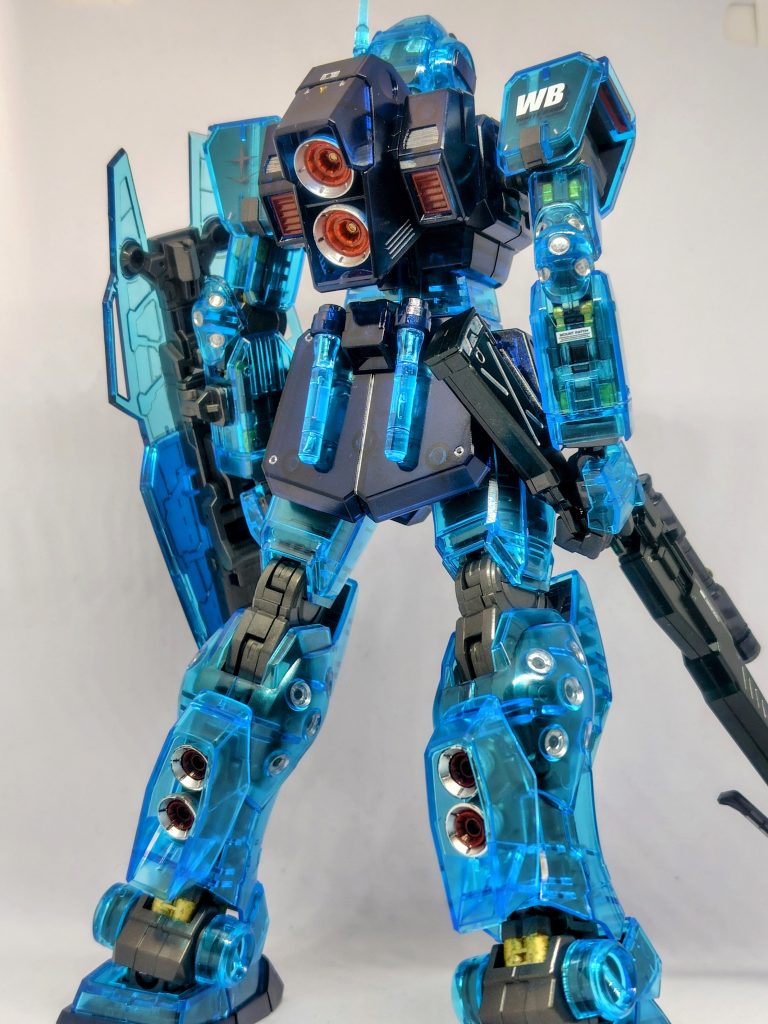 バーニアはシャインシルバー。