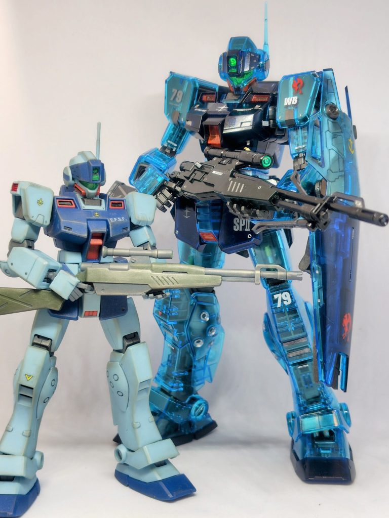 このHGUCの方も好きなんですがMGと比べるとやっぱりおもちゃっぽいですね(gundam-kao2)