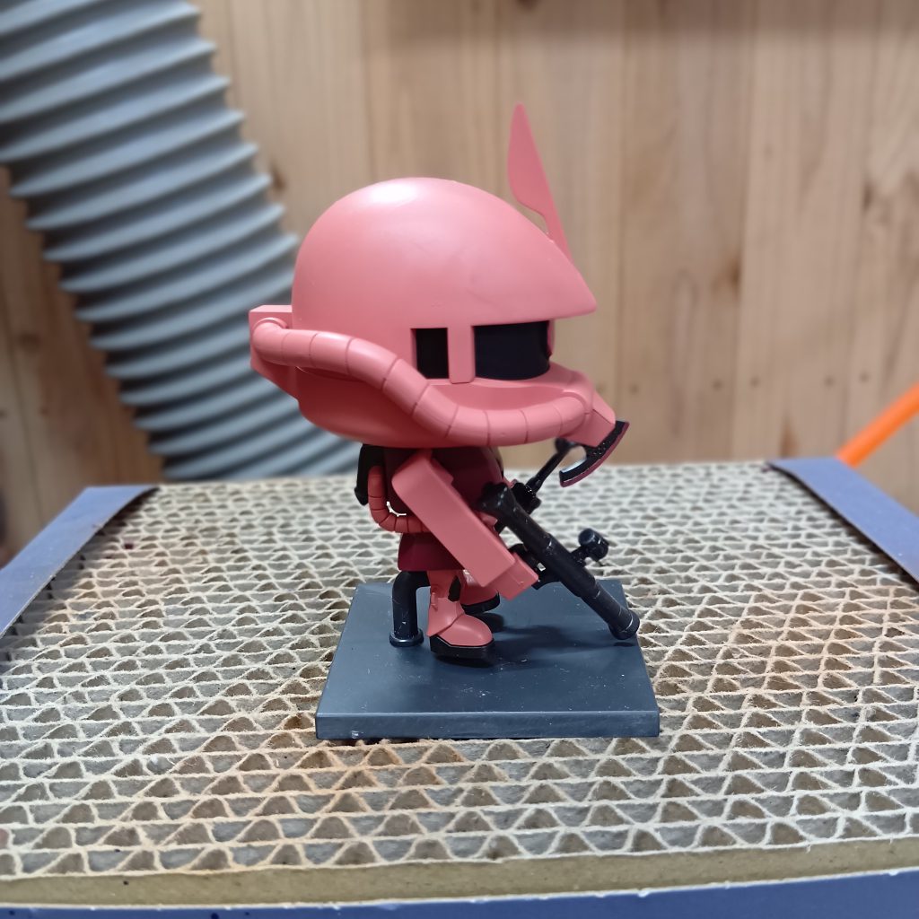 普通に全塗装です。肘と膝だけ筆塗で、残りはエアブラシです。