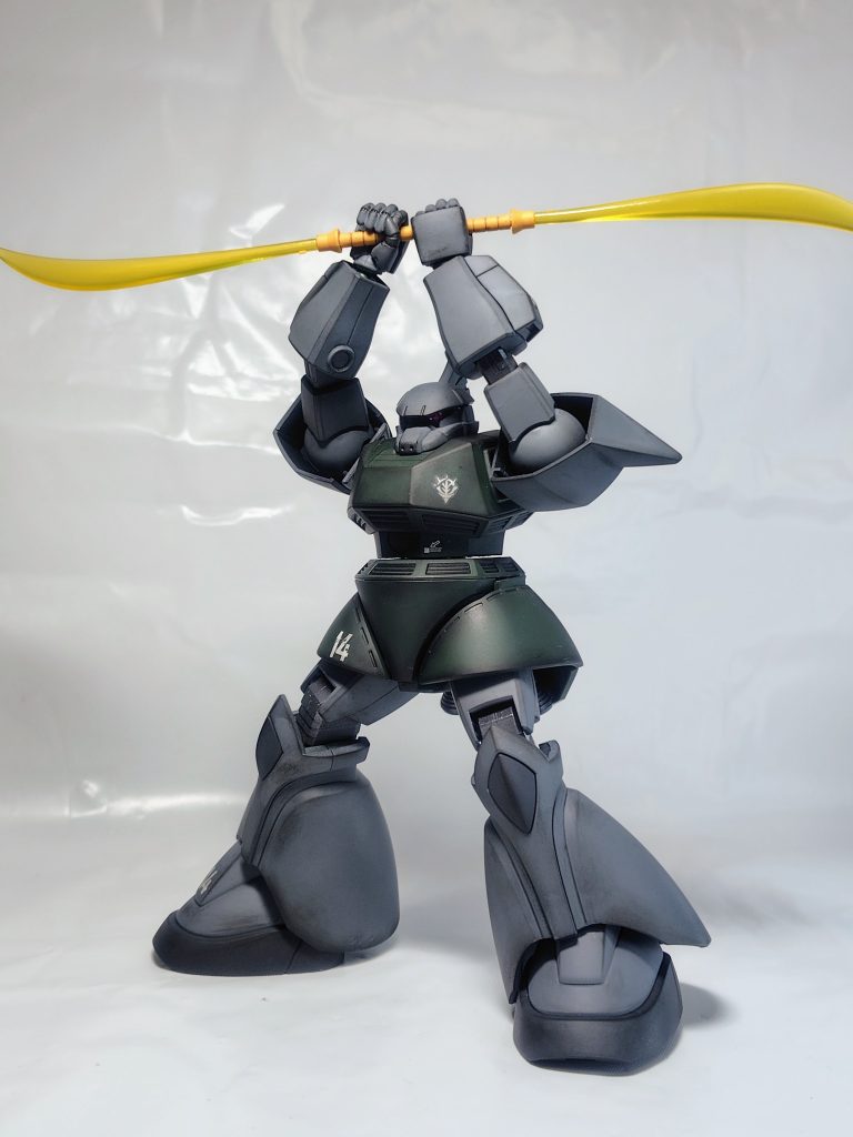 肩アーマー内側などは黒サフのまま。