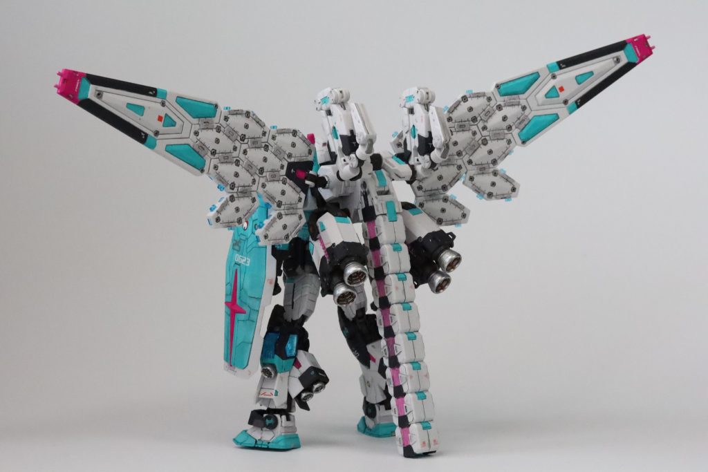 万博ガンダム 初音ミクカラー–3枚目/制作者：Miiya