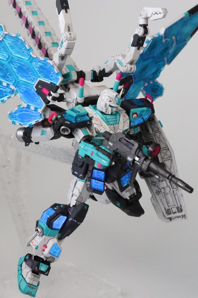 万博ガンダム 初音ミクカラー–4枚目/制作者：Miiya