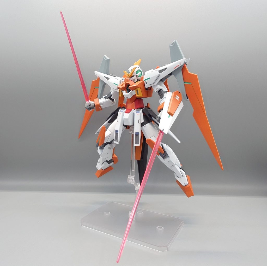 GNショートシールドを装備することもできる。奇襲用にシールド裏にはビームサーベルが仕込まれている。状況に応じて武装を換装することが可能な機体となっている。 