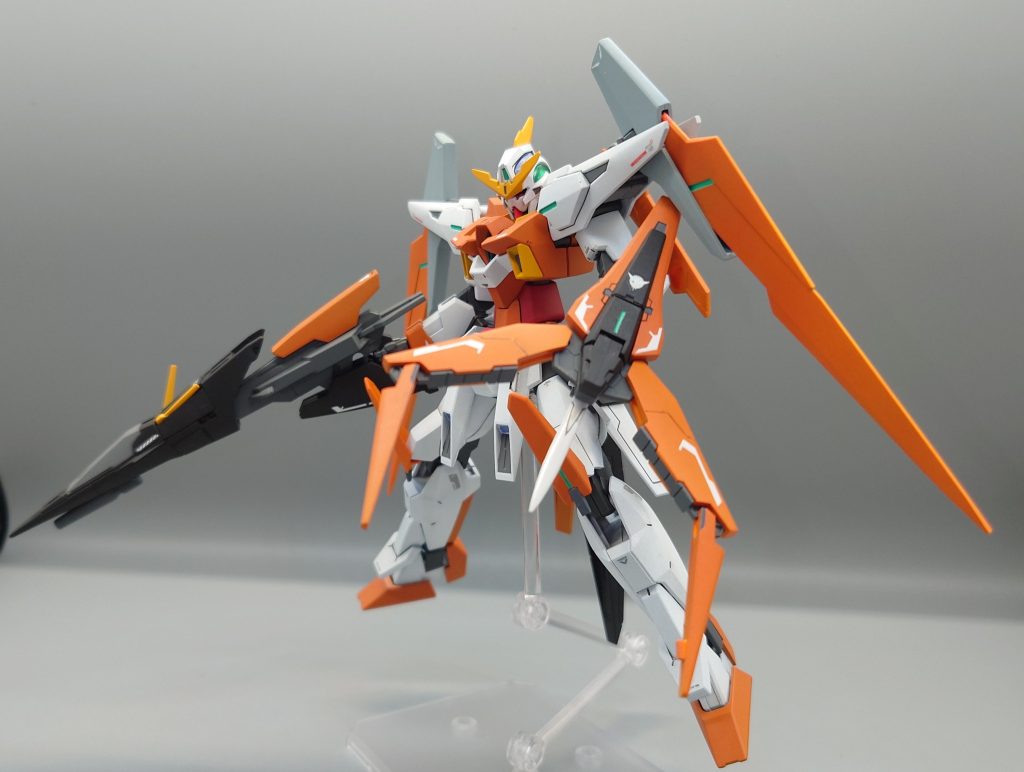 GNシールドに潜ませたブレイドご存じ、キュリオスのシールド。高速で敵機体に接近し、貫くことができる。