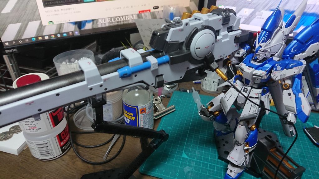 三段構えの一つ目、ハイパーメガバズーカランチャー。最近はよくゲームにも登場してるので、劇場版のみ勢にも認知はされている模様ｗ