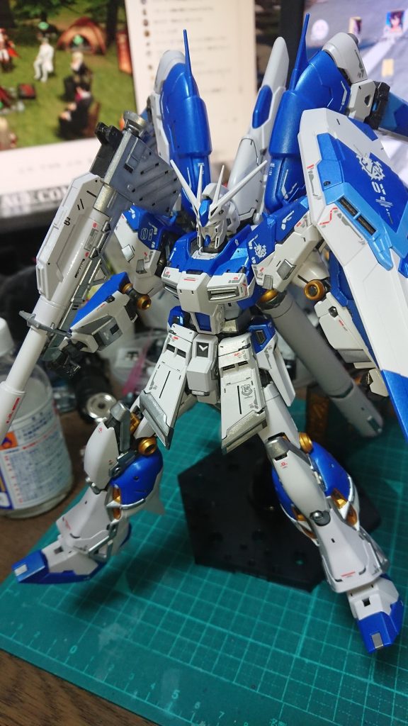 アムロが乗る機体はバズーカ似合いますよね。実弾兵器の魅力よ。