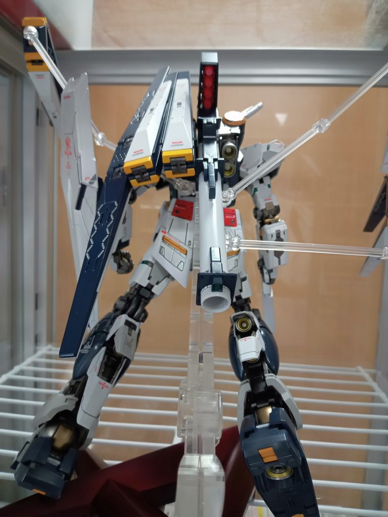 1/100スケールのνガンダムはサイズ感も凄くて伊達じゃないです！来年発売のPGUが今から楽しみです♪最後までご覧いただき、ありがとうございました(^_^)/