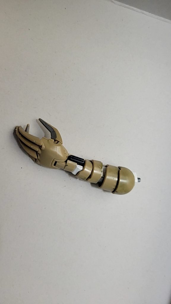 ハンドはシールドの持ち手を使い取り付け