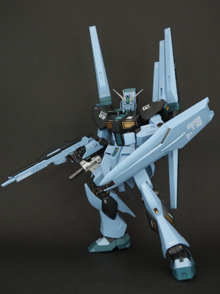 設定画っぽいポーズで。フィンファンネルがもっと八の字に開くとそれっぽくなりますね。次の機会で挑戦してみます。