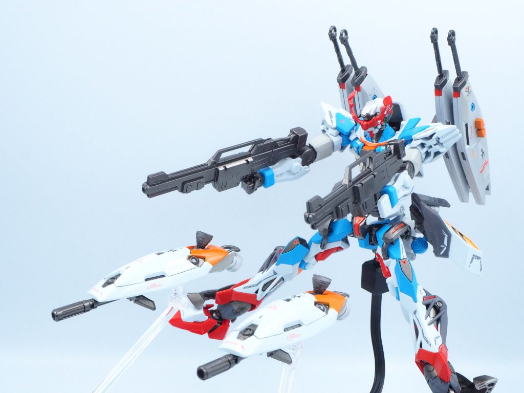 フルバースト状態で１枚。手足が長いので格好良く決まってます。