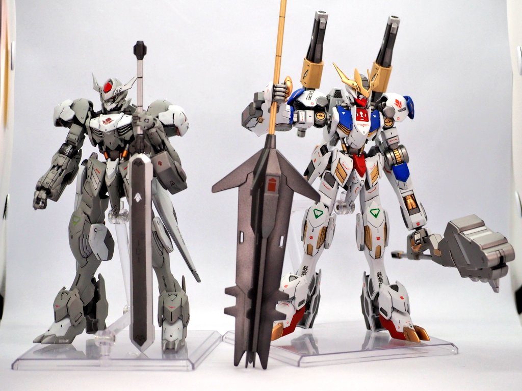 以前制作しましたバルバトスルプス(オルガ機)との比較です