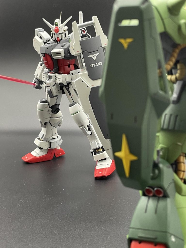 以前作ったハイザックと格闘戦