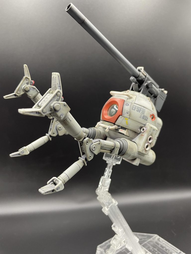 MGだけあって作りはいいのですが、ディスプレイし辛いですね