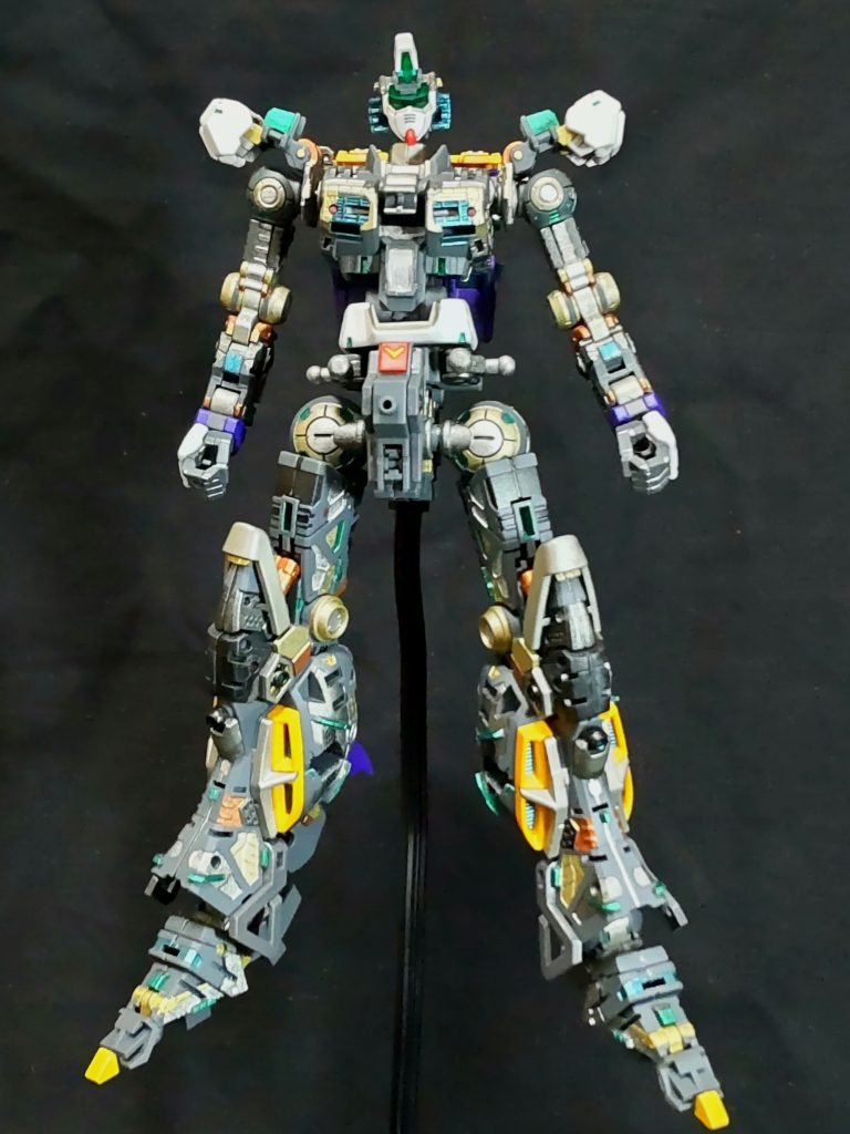 正面、この状態だと、上半身がボリューム不足🤔。