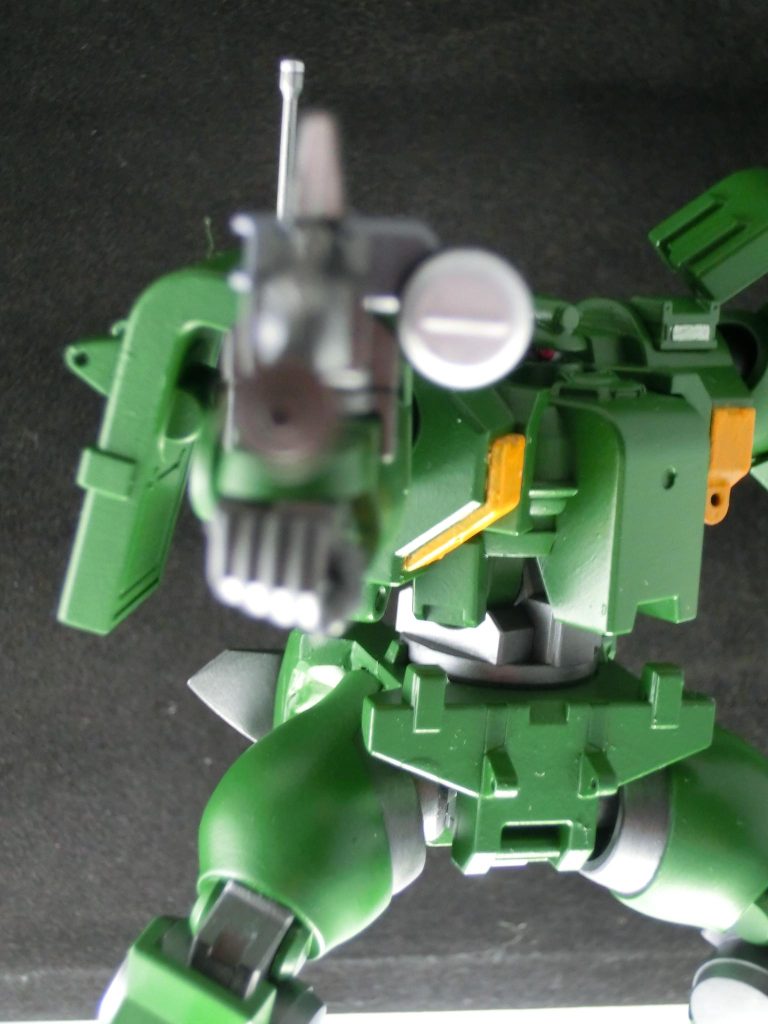 使用塗料ファレホ フラットグリーン ライトオレンジ クリアレッド クリアイエロー クリアグリーンファレホメカカラー ガンメタル ピュアホワイト スチールまた銃の一部に過去に作成した少し青めのグレーモノアイの下地、アンテナの頂点に水性ホビーカラーのスーパーファインシルバーを使用しております