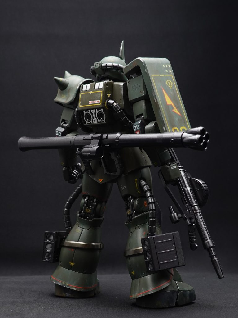 ver2.0のザクはすごい好みなんですけど…リアルタイプってなると旧キットの方が映える気がしますね。