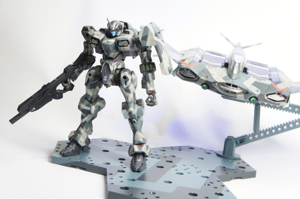 迷彩は過酷でしたが完成してみるとやってよかったと思います。最後までご覧頂いてありがとうございました。※次はベスカーアーマーをメッキ調塗装に挑戦します。次の次でまた投稿したいと思います。※何故か掲載写真がほとんど閲覧出来なくなってましたので再編集させて頂きました。