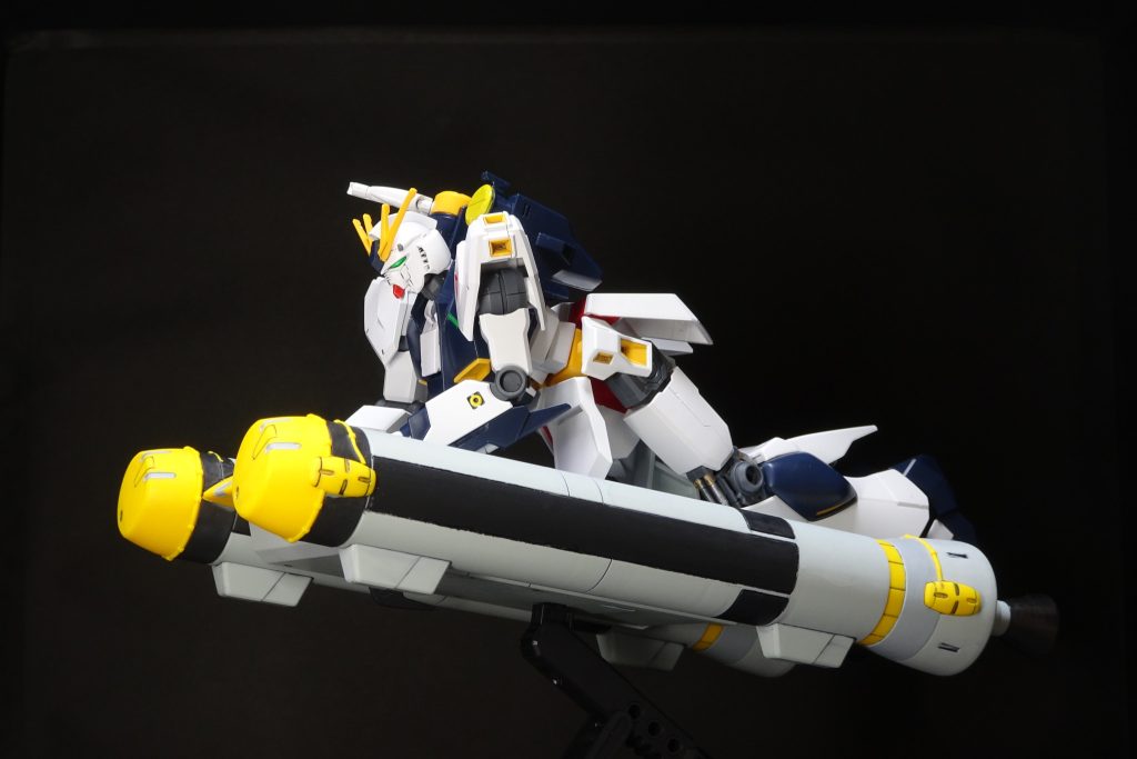 今回は、こっそり自分で作成したので、合わせ目消しの練習と、筆塗り部分塗装し、最後につや消しトップコートを筆塗り。トップコートでガンマカのスミ入れが消える消える。でもそれが汚し＝ウェザリングっぽくなって結果オーライ？