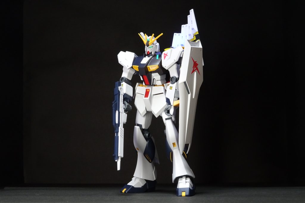 飛ばぬなら、飛ばせてみせようνガンダム
