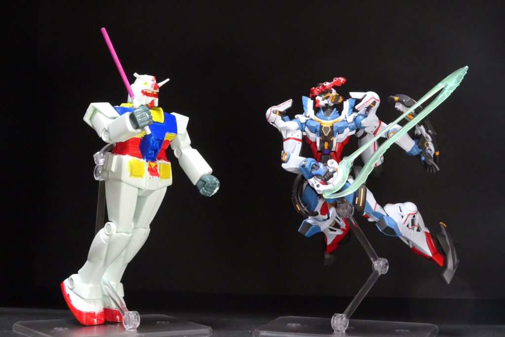 ジークアクス最終回のシーン。当時のアニメシーンから出てきた感じなので、ジークアクスと戦うなら、当時のガンプラが『本物のガンダム』だと思う。接着があまく、ポーズを付けていると、左手がポロリしたり、右腕ごとポロリしたり、大変だった。