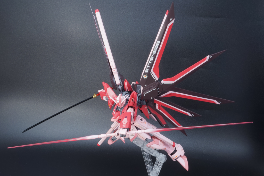 MA-FZ51 ヴェルシーナ ビームサーベル塗膜が剥げるのが怖いので、連結状態も別に作成しました。単体のサーベルは、サイドアーマーとの接続用にネオジム磁石を仕込んでいます。