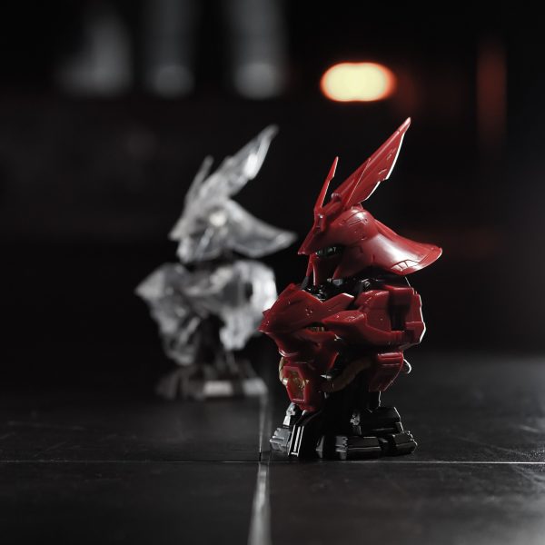 サザビー作りたいけどMG Ver.kaは大きすぎるしRGもパーツ多くて大変そう。そこでメカニカルバストというのを見つけて中古で手に入れました。これぐらいのボリュームならキャンで塗装とかもやってみるのにちょうどいいかも。と思ったけど、HGUCやMGに慣れてしまってるとこれは品質が良くなくてなかなか大変そう。（1枚目）