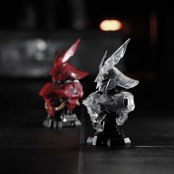 サザビー作りたいけどMG Ver.kaは大きすぎるしRGもパーツ多くて大変そう。そこでメカニカルバストというのを見つけて中古で手に入れました。これぐらいのボリュームならキャンで塗装とかもやってみるのにちょうどいいかも。と思ったけど、HGUCやMGに慣れてしまってるとこれは品質が良くなくてなかなか大変そう。（2枚目）