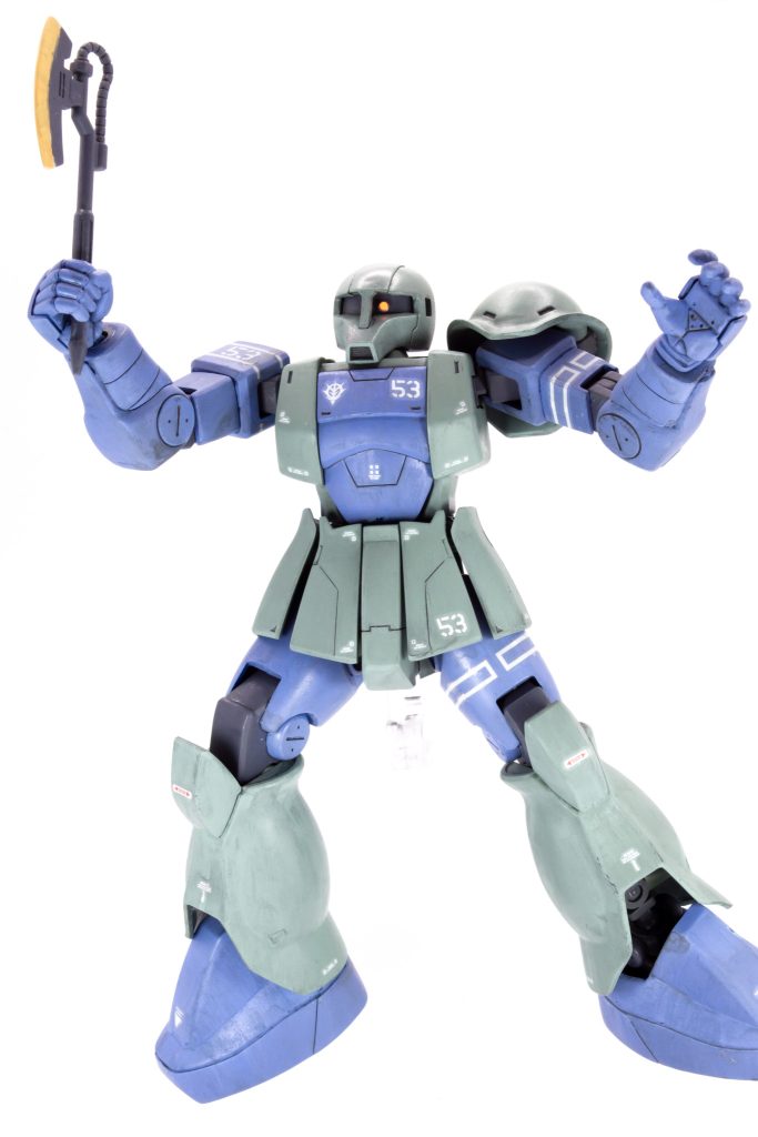 撮影についてですが、私はいつも撮影ブースに被写体を入れてデジタル一眼で撮ってます。撮影ブースは最近購入した(ギャンの投稿あたり)のですが、それまではDAISOの白いケースを使ってました。光量がある程度確保できれば100均の白いケースで十分です。