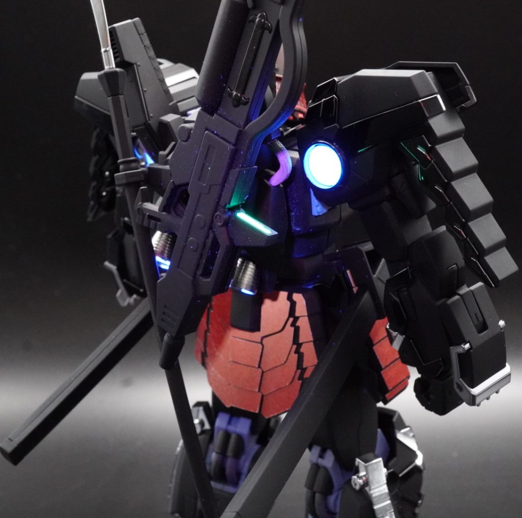 ライフルのスコープも蛍光グリーンで塗装です。