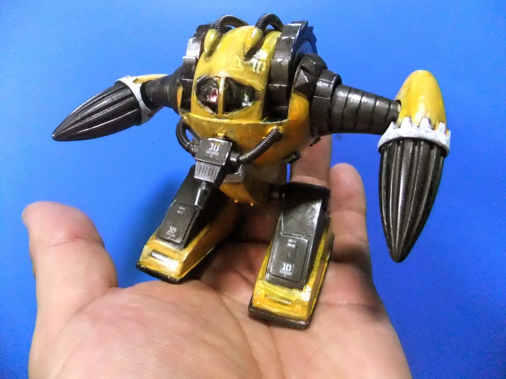 シタデルカラーに百均アクリルカラーホワイトを混色して中間色を塗布。