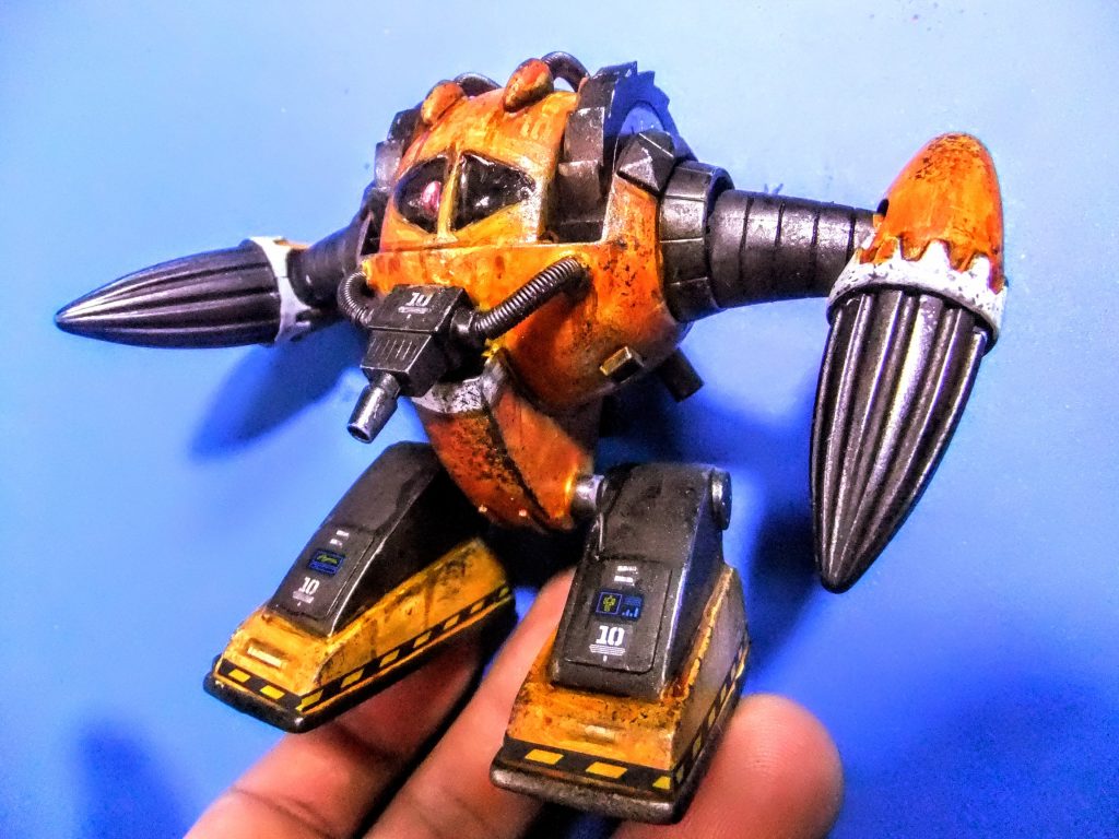 やんわりスポンジチッピングしてスーパークリアーつや消しをコートして馴染ませて完成となりマス😁