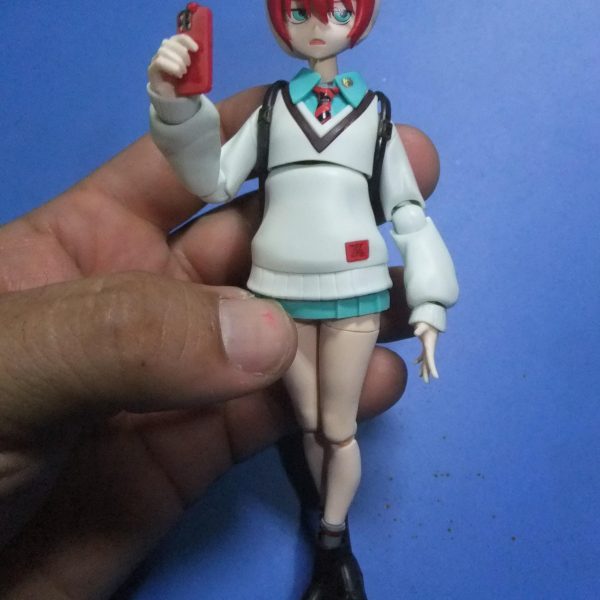 どうも！こんばんは〜っ！G太郎デス♫今回はGQuuuuuuX　マチュフィギュアの余剰パーツの不足分を樹脂粘土で補填して作り上げて行きマス😁本日の樹脂粘土で補填で組み上げ画像　フロントバック画像　①②不足分の首パーツを30MSから流用で補填　頭部の頭髪パーツの樹脂粘土で補填　完全乾燥を待ちマス。画像③胴体のパーツを樹脂粘土で形成　胸部パーツ穴は約4,5mm　画像④⑤画像⑥　30MSのパーツを利用してスペアヘッドを製作デス。（2枚目）
