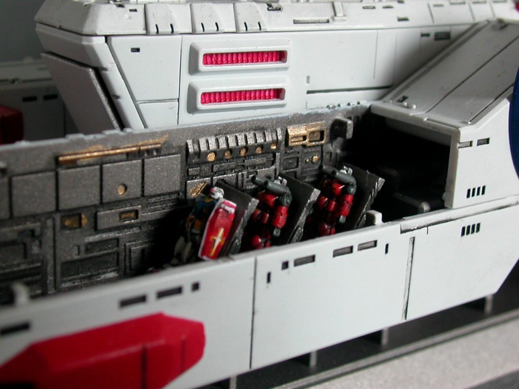 ここでアムロがブライトさんとミライさんの話を聞いてガンダムに載って脱走したんですね。笑