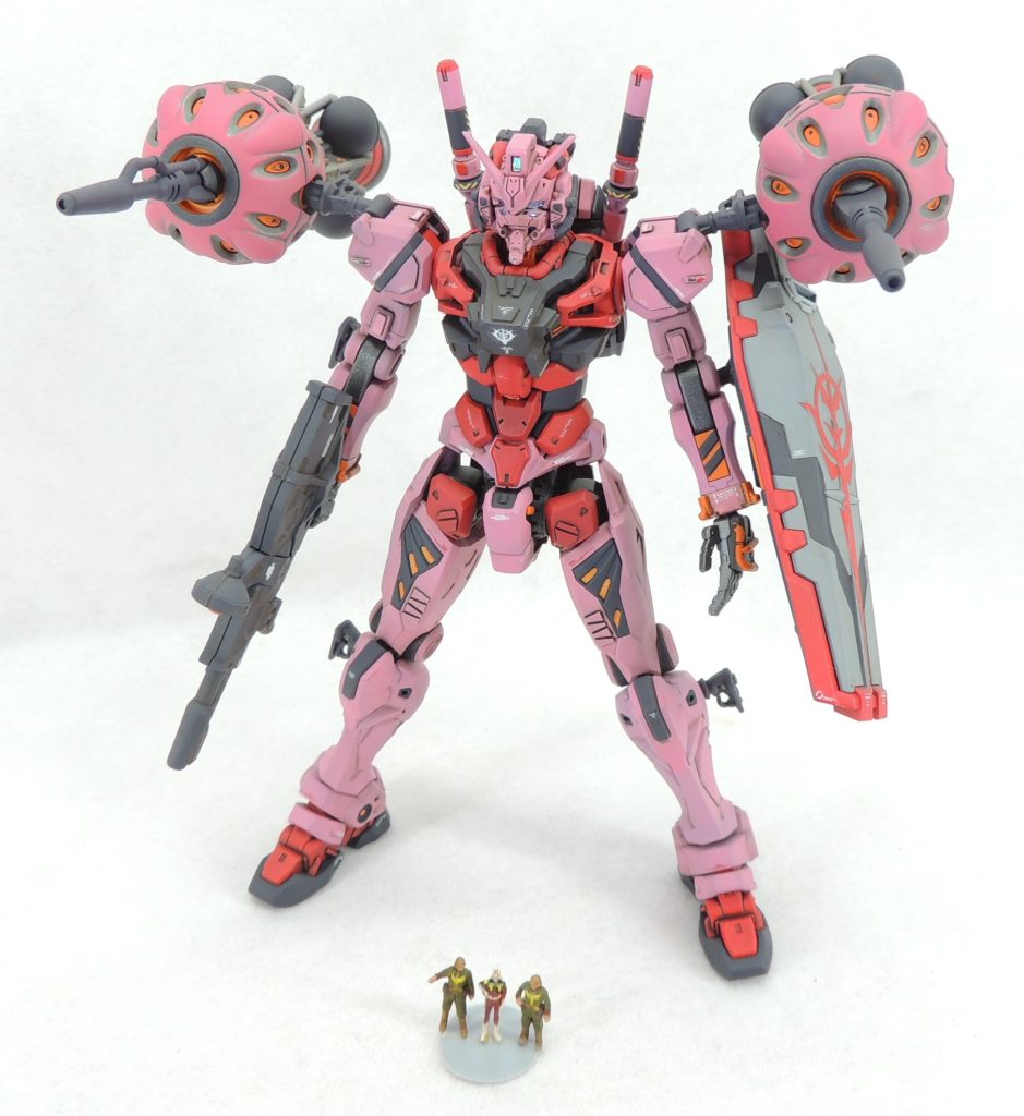 HG1/144「赤いガンダム」は可動範囲が広く、劇中の様々なポーズをとらせることができる好キットです！冒頭で述べたとおり、「塗分けをきちんと行えば化けるはず！」という思いを実践することができたと思います。