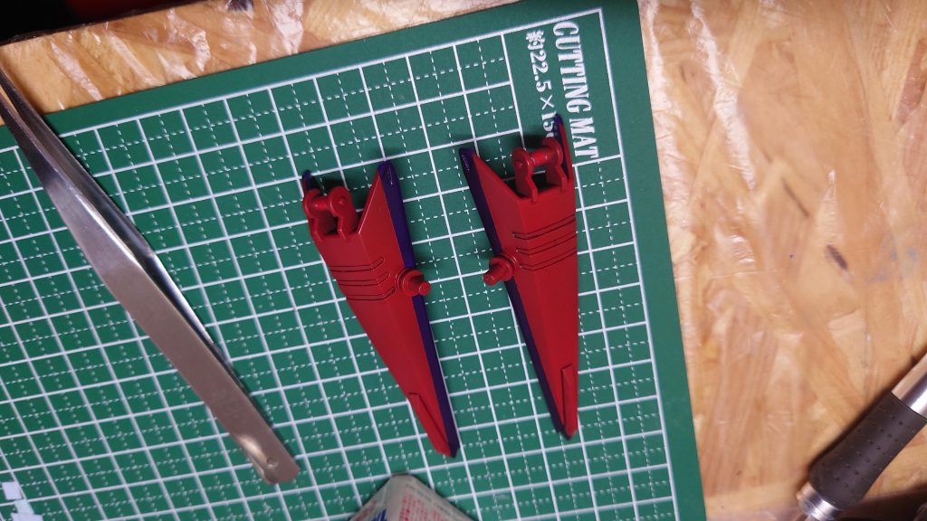 シザーを覆っている部分はマスキングで色分けをしました。