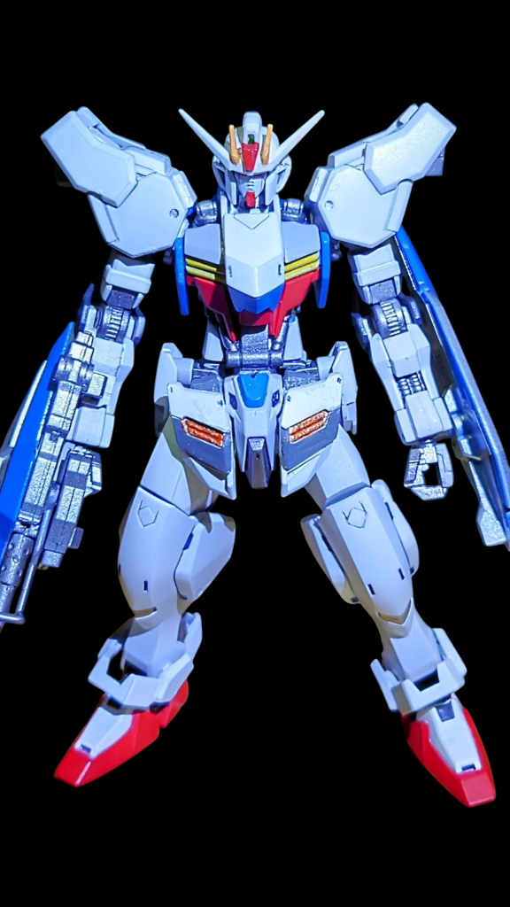 シールドはビームスポットガンのはずだったのがちょっと出力が高いビームサーベル発生器にしかならなかったそうですWジャンクだからW