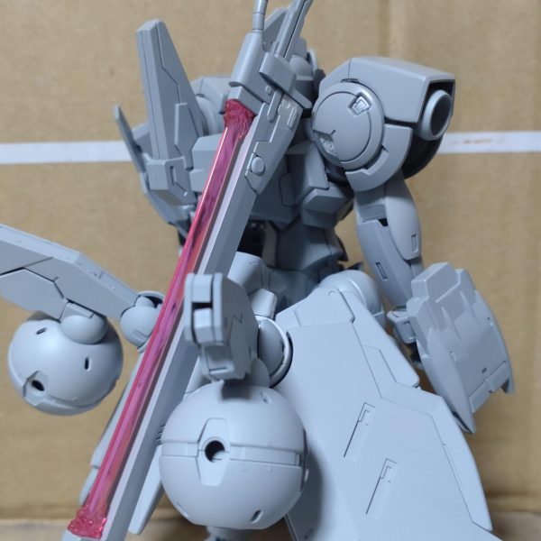 ハインドリーシュトルムをベースにミカエリス、ベギルベウトルシュ、ソードストライカーを組み合わせて作成中です。（3枚目）